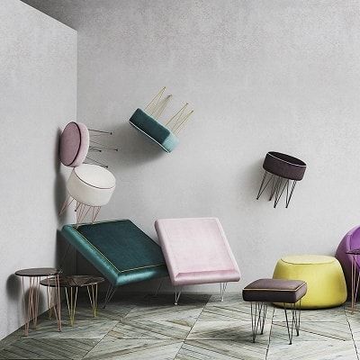 Sgabelli in velluto di vari colori